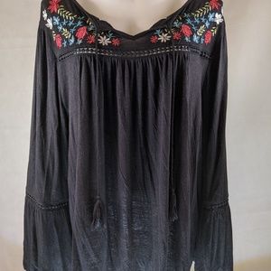 Time and Tru Peasant Blouse w/Floral Embroidery